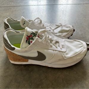 Nike Pagodas size 9